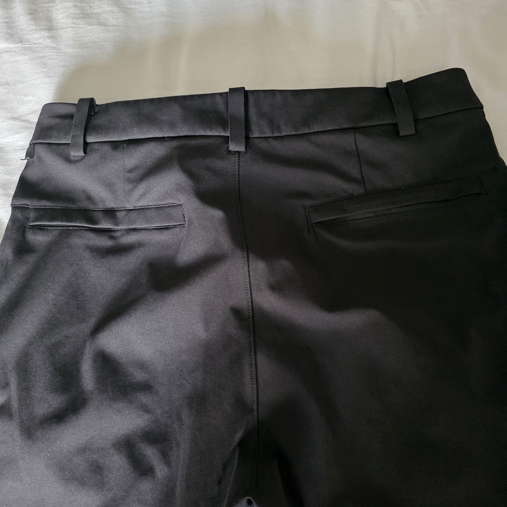 Lululemon - Picture 3 of 5